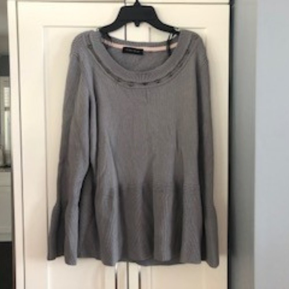 Sweater Ivanka Trump - size large